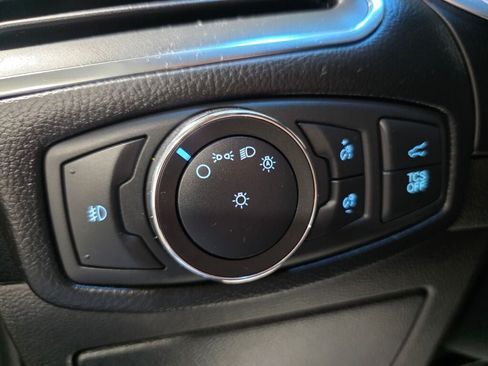 Used 2019 Ford Edge Titanium FWD image 15