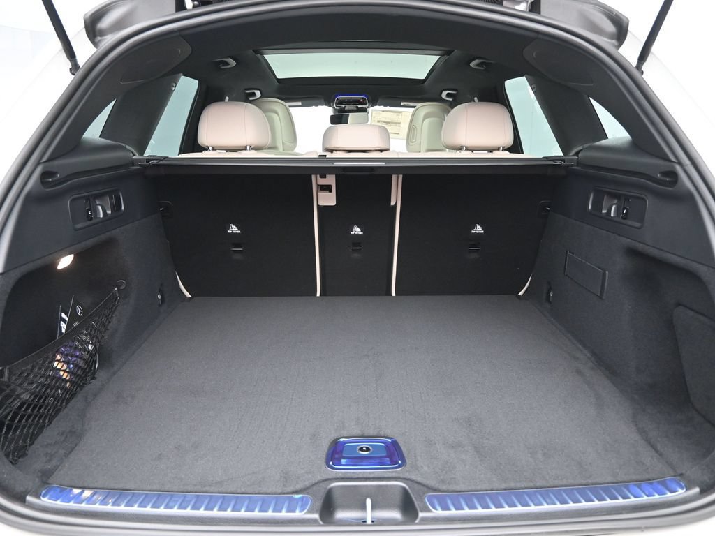 Used 2025 Mercedes-Benz GLC 300 4MATIC image 30