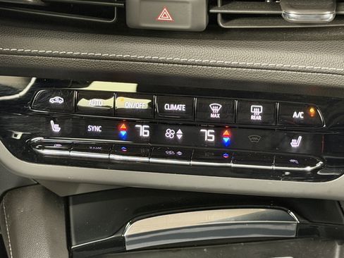 Used 2023 Buick Envision Essence w/ Sport Touring Package image 24