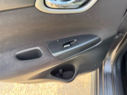 Used 2013 Nissan Sentra SR w/ Electronics Pkg FWD image 40