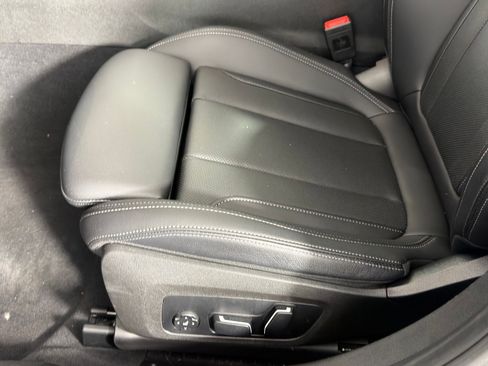 Certified 2025 BMW 330i Sedan image 11