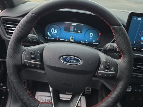 Used 2024 Ford Escape ST-Line Elite w/ Premium Technology Package image 18