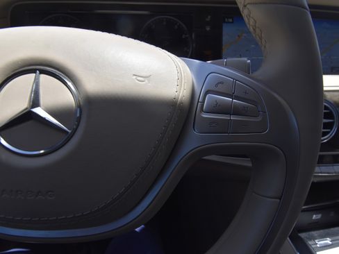 Used 2017 Mercedes-Benz S 550 Sedan image 17