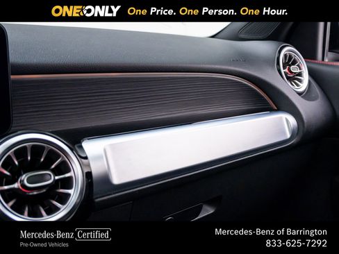 Used 2022 Mercedes-Benz GLB 250 4MATIC image 29