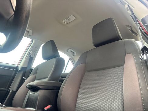 Used 2017 Toyota Corolla LE image 9