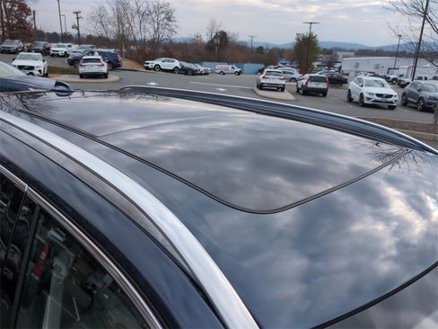 New 2025 Volvo XC90 B6 Plus w/ Protection Package Premier image 16