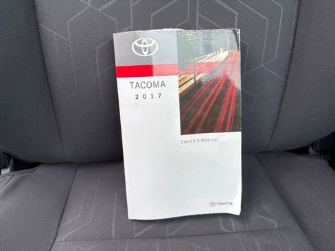 Used 2017 Toyota Tacoma TRD Sport w/ Tow Package (A/T) AWD/4WD image 32