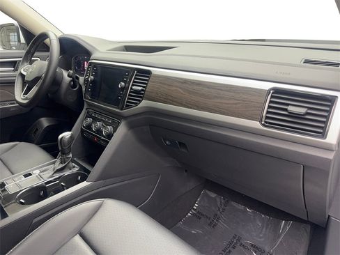 Used 2023 Volkswagen Atlas SE w/ Panoramic Sunroof Package image 51