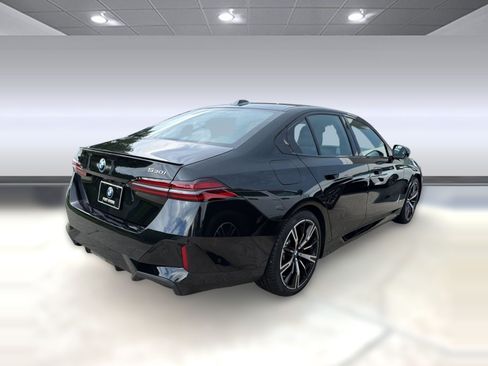 Used 2026 BMW 530i w/ M Sport Package RWD image 8