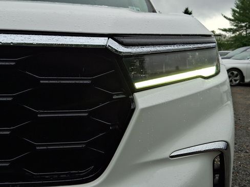 Certified 2024 Honda Pilot Elite image 9