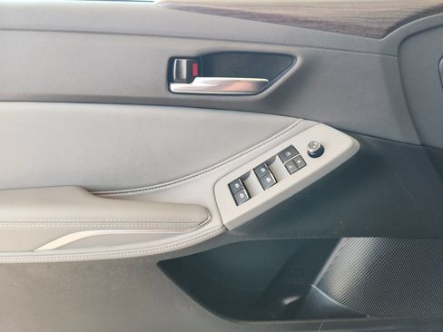 Used 2022 Toyota Avalon XLE FWD image 24