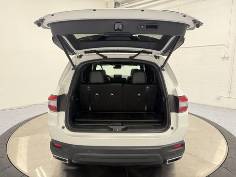 Used 2025 Honda Pilot Black Edition image 48