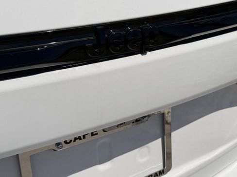 New 2026 Jeep Grand Cherokee Limited w/ Limited Altitude Package RWD image 33