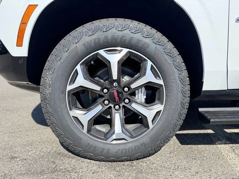 New 2026 GMC Yukon XL AT4 Ultimate w/ LPO, Floor Liner Package AWD/4WD image 3