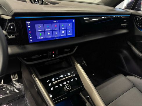 Used 2024 Porsche Macan Turbo Electric image 23