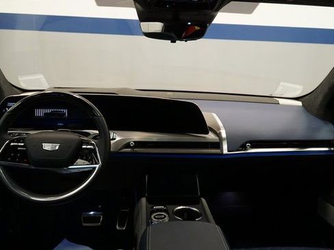 New 2026 Cadillac Vistiq Premium Luxury AWD/4WD image 13