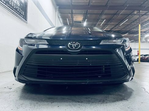 Used 2025 Toyota Corolla LE FWD image 3