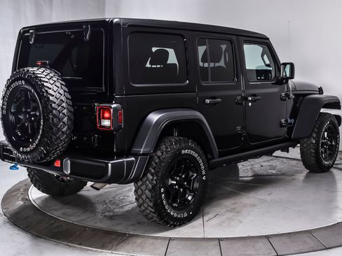 Used 2023 Jeep Wrangler Unlimited w/ Sun & Screen Package AWD/4WD image 6