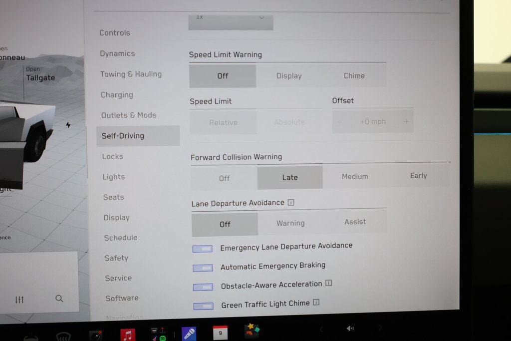 Used 2025 Tesla Cybertruck AWD Crew Cab image 21