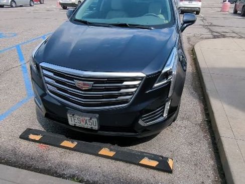 Used 2017 Cadillac XT5 Premium Luxury FWD image 3