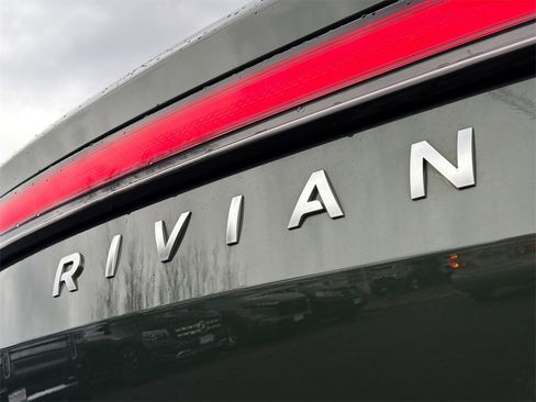 Used 2022 Rivian R1T Adventure image 10