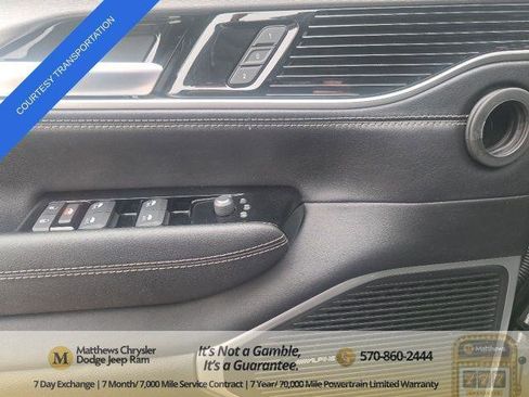 Certified 2025 Jeep Wagoneer L Series II w/ 8-pass Seating Package AWD/4WD image 20