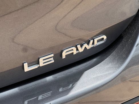 Certified 2024 Toyota Highlander LE image 35