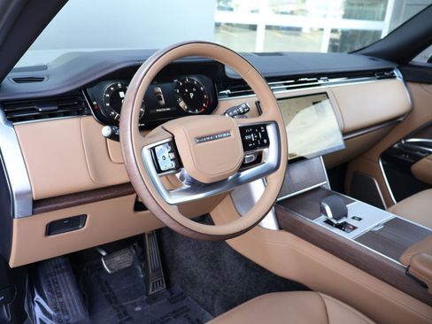 Certified 2025 Land Rover Range Rover Long Wheelbase Autobiography AWD/4WD image 14