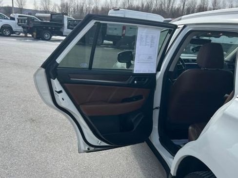 Used 2018 Subaru Outback 3.6R Touring image 29