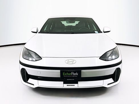 Used 2024 Hyundai Ioniq 6 SEL RWD image 2