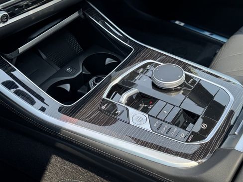 Used 2026 BMW X5 xDrive40i w/ M Sport Package image 11