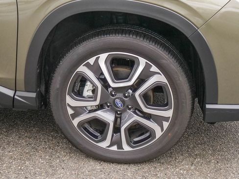 Used 2025 Subaru Ascent Limited AWD/4WD image 5