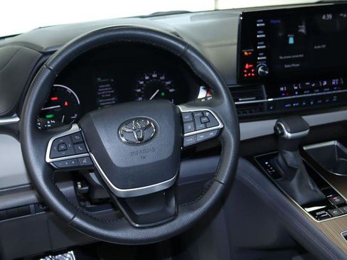 Used 2022 Toyota Sienna XLE AWD/4WD image 26
