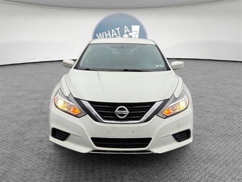 Used 2018 Nissan Altima 2.5 S w/ S Convenience Package image 9
