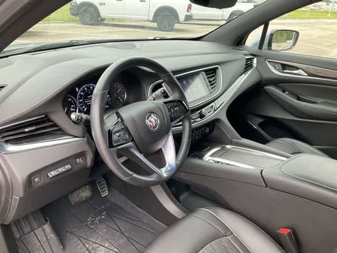 Used 2023 Buick Enclave Avenir w/ Avenir Technology Package AWD/4WD image 10