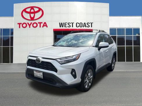 Used 2023 Toyota RAV4 XLE Premium FWD image 1