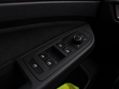 New 2026 Volkswagen GTI SE FWD image 16