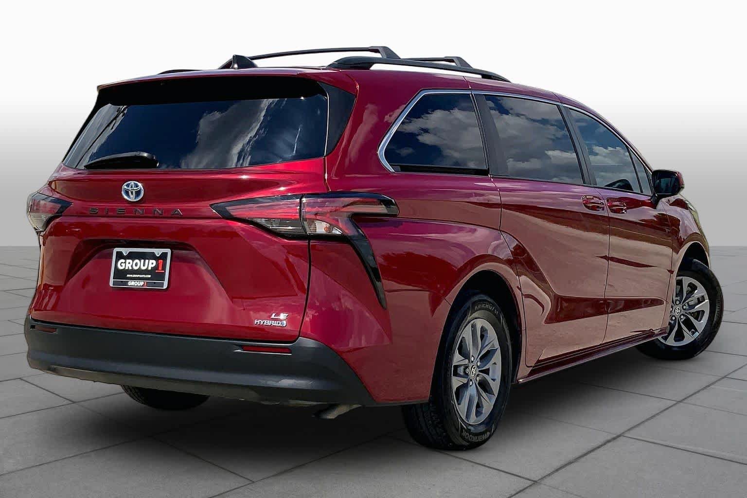 Used 2022 Toyota Sienna LE FWD image 13