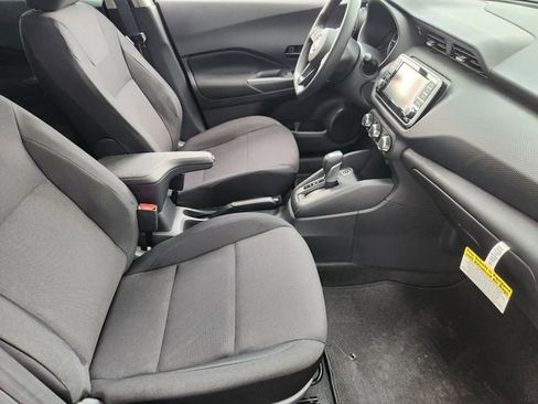 New 2025 Nissan Kicks Play S image 10