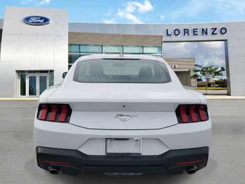 Used 2024 Ford Mustang Coupe image 6