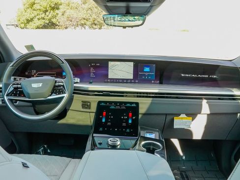 New 2026 Cadillac Escalade IQL Sport 1 w/ LPO, ONYX Package AWD/4WD image 15