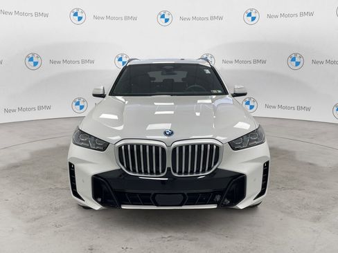 New 2026 BMW X5 xDrive50e w/ M Sport Package AWD/4WD image 6