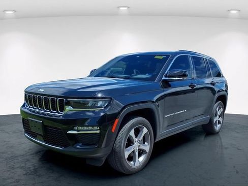 Used 2024 Jeep Grand Cherokee Limited AWD/4WD image 2