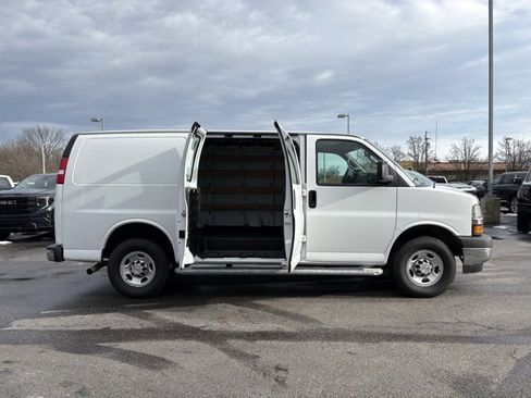 Used 2024 Chevrolet Express 2500 w/ Driver Convenience Package image 11