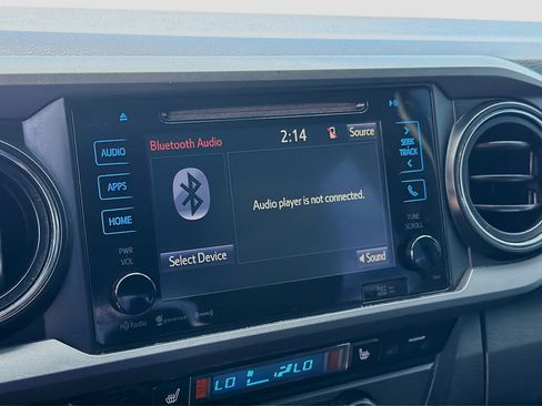 Used 2016 Toyota Tacoma TRD Sport w/ Premium & Technology Package image 12