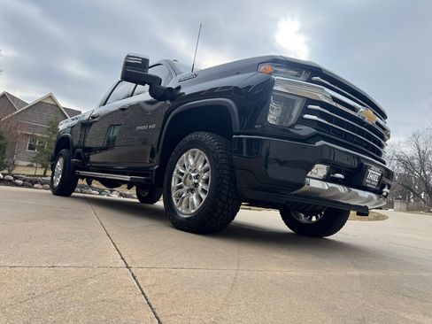 Used 2021 Chevrolet Silverado 3500 High Country w/ Z71 Off-Road Package image 32