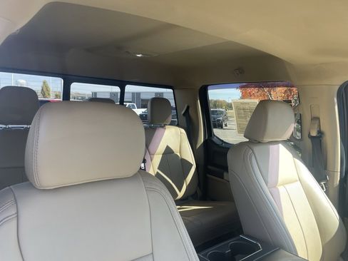 Used 2021 Ford F250 Lariat w/ Chrome Package image 32