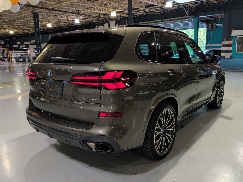 Certified 2026 BMW X5 xDrive40i w/ Executive Package AWD/4WD image 8