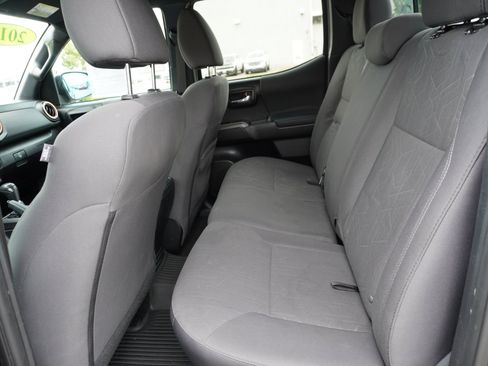 Used 2018 Toyota Tacoma TRD Sport RWD image 15