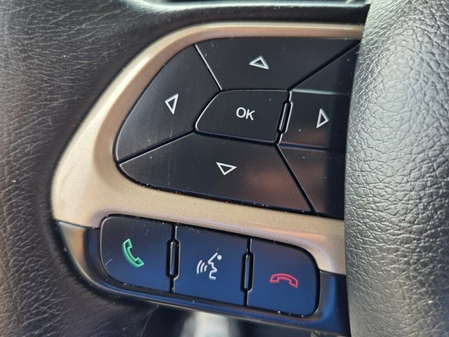 Used 2016 Jeep Renegade Latitude FWD image 29